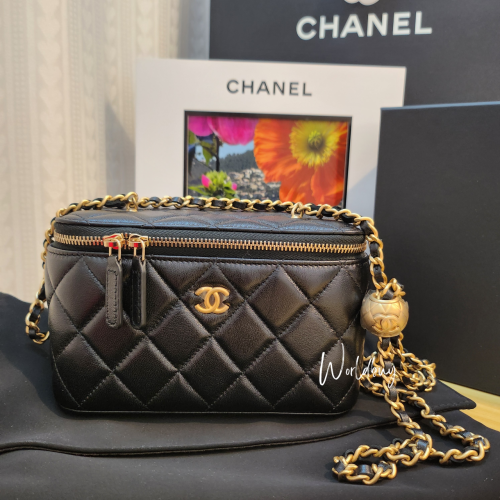 Chanel 黑色金球長盒子