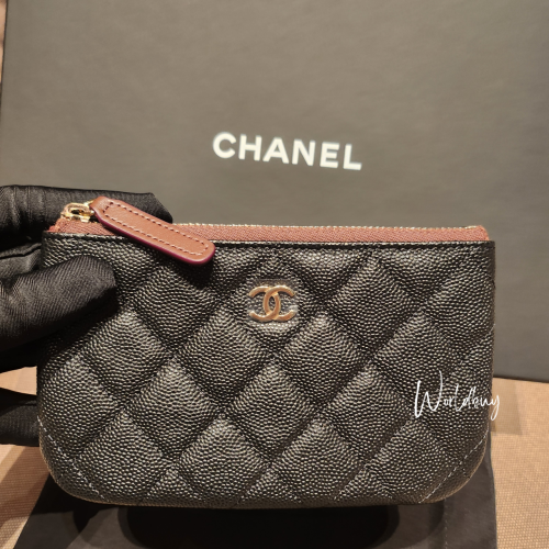 Chanel Mini Pouch 經典黑色金扣