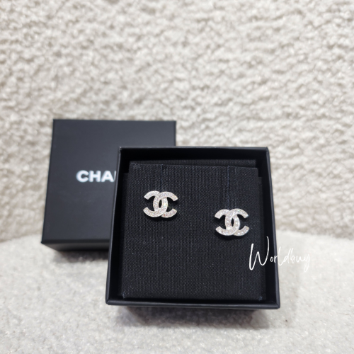 Chanel 經典迷你LOGO耳環 - 銀色