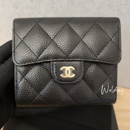 Chanel 經典黑色金扣荔枝皮三摺銀包